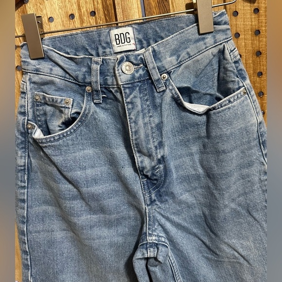 EUC BDG Urban Outfitters Denim High Rise Baggy Tapered Jeans - Picture 2 of 4